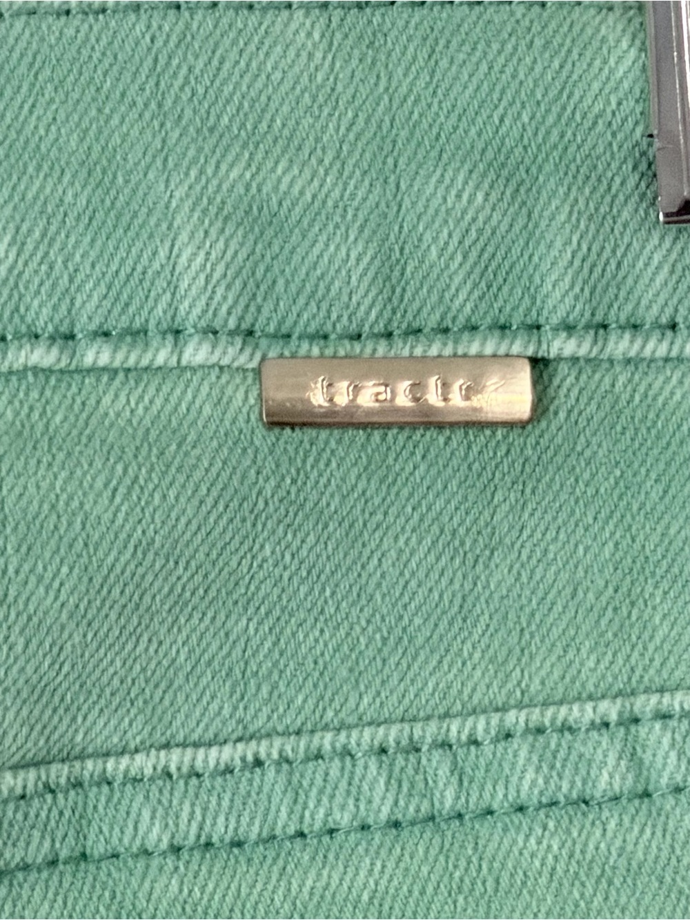 Tractr Green High-Rise Button-Front Frayed Hem Denim Shorts - Picture 6 of 10